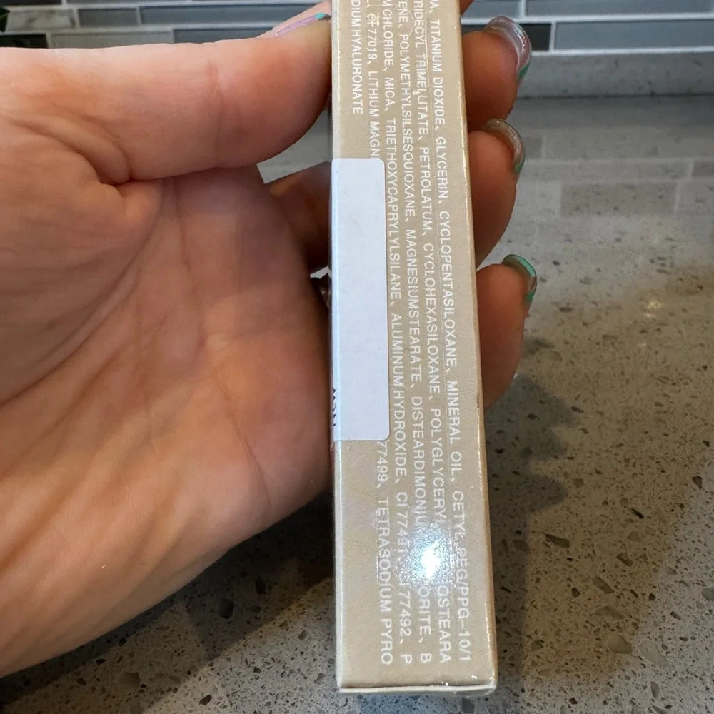 AIUEO - Mineral Sunscreen Shade Light - Picture 3 of 5
